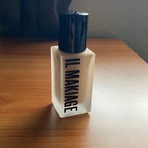 IL MAKIAGE foundation Shade 075 woke up like this